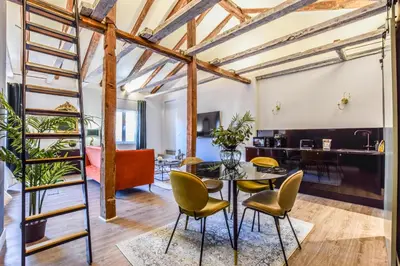Zona de estar de AmazINN Collection Madrid San Bernardo