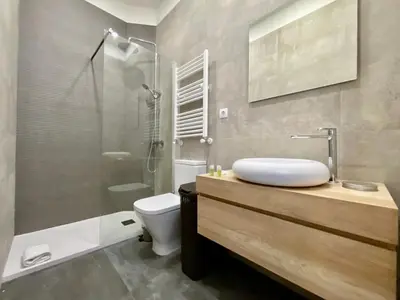 Un baño de La Latina Market - Apartamento de 2 dormitorios