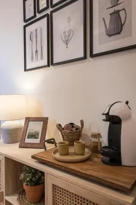 Utensilios para hacer té y café en Fee4Me. Elegant flat a few minutes from Atocha.