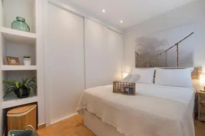 Cama o camas de una habitación en Fee4Me. Elegant flat a few minutes from Atocha.