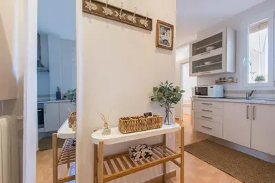 Una cocina o zona de cocina en Fee4Me. Elegant flat a few minutes from Atocha.