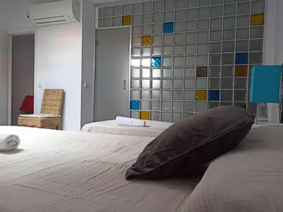 Cama o camas de una habitación en Gran Vía - Centro - Callao. Familiar