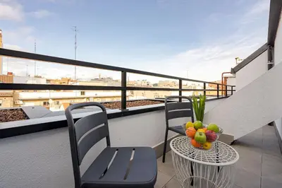 Un balcón o terraza de Feelathome Ventas Suites