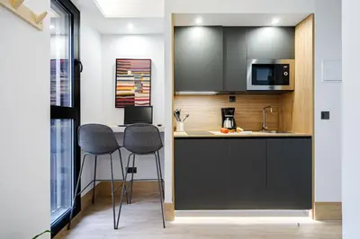 Una cocina o zona de cocina en Feelathome Ventas Suites
