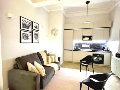 Una cocina o zona de cocina en Encantador apartamento en Madrid centro
