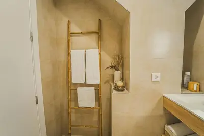 Un baño de 4 Bears Studios
