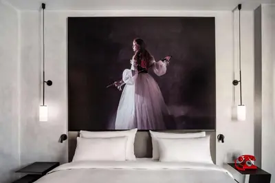 Cama o camas de una habitación en Radisson RED Madrid