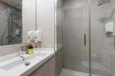 Un baño de Hostal Cervelo
