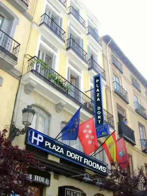 Edificio en el que se encuentra el hostal o pensión