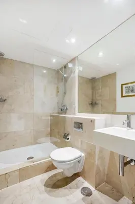 Un baño de New Heima Gran Vía 2A