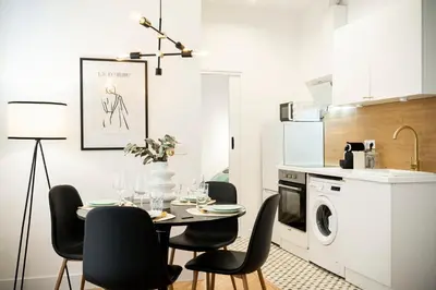 Una cocina o zona de cocina en For You Rentals Apartamento TEMPORAL Delicias Madrid CAC91