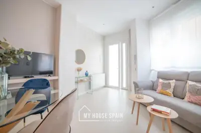 Una televisión o centro de entretenimiento en MyHouseSpain - Nuevo apartamento junto al Bernabéu