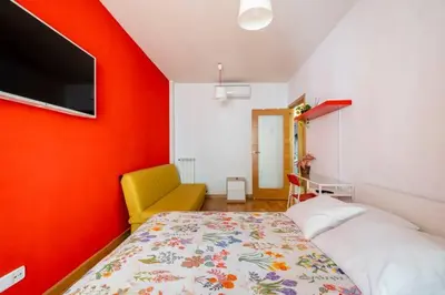 Cama o camas de una habitación en ESPECIAL para GRUPOS a 3 paradas del metro Atocha