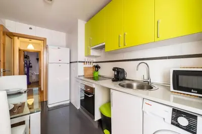 Una cocina o zona de cocina en ESPECIAL para GRUPOS a 3 paradas del metro Atocha