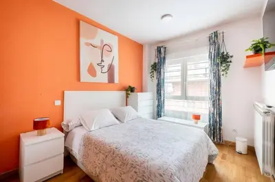 Cama o camas de una habitación en ESPECIAL para GRUPOS a 3 paradas del metro Atocha