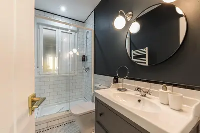 Un baño de Waou La Latina IV - Alquiler Corta Duración