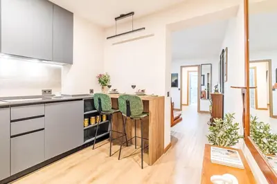 Una cocina o zona de cocina en Apartamento reformado y tranquilo junto a Gran Vía