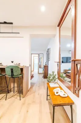Una televisión o centro de entretenimiento en Apartamento reformado y tranquilo junto a Gran Vía