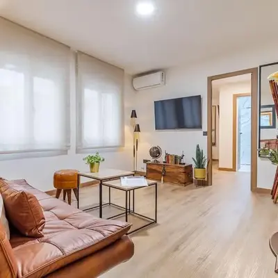 Apartamento reformado y tranquilo junto a Gran Vía