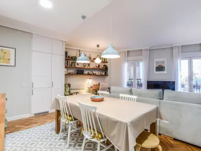 Una televisión o centro de entretenimiento en apartamento reformado-2 habitaciones-5 huespedes ALQUILER TEMPORAL