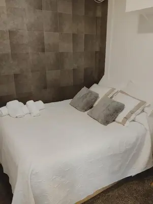 Cama o camas de una habitación en Habitación cerca centro de Madrid