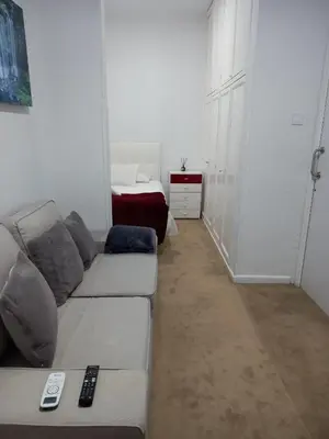 Cama o camas de una habitación en Habitación cerca centro de Madrid