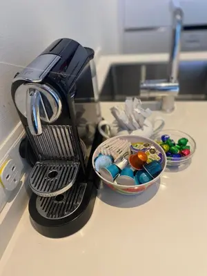 Utensilios para hacer té y café en Apartamento en Madrid Rio