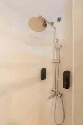 Un baño de Amplio piso a 300m de Retiro