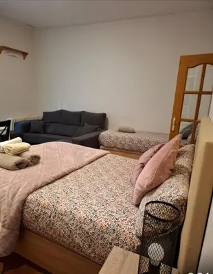 Cama o camas de una habitación en Infantas centro de Cibeles 2