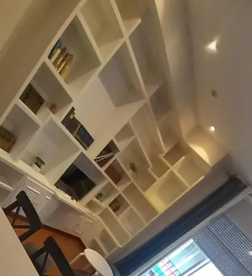 Biblioteca en el apartamento