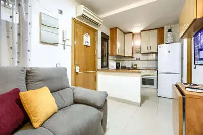 Una cocina o zona de cocina en Madrid Delicias II - Apartamento de 1 dormitorio