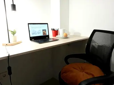 Una televisión o centro de entretenimiento en Exterior con parking junto a Avda de América