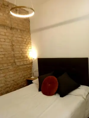 Cama o camas de una habitación en Exterior con parking junto a Avda de América