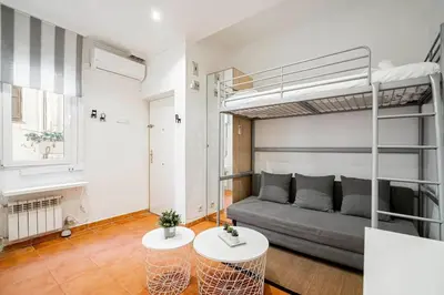Cama o camas de una habitación en Agradable estudio 3 Personas / 2 camas en Gran Vía