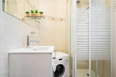Un baño de Agradable estudio 3 Personas / 2 camas en Gran Vía