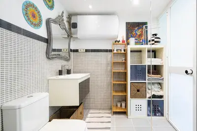Un baño de For You Rentals Teatro Real Plaza Apartment TEMPORAL Saint Martin Madrid TRU50