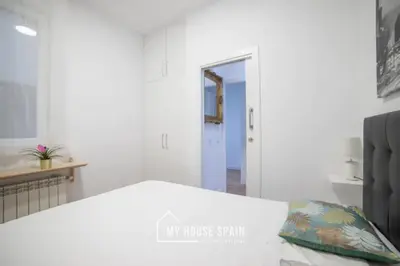 Cama o camas de una habitación en MyHouseSpain - Vacacional piso de lujo en Lavapiés