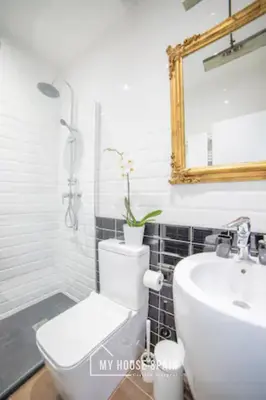 Un baño de MyHouseSpain - Vacacional piso de lujo en Lavapiés