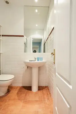 Un baño de MyHouseSpain - Moderno piso I en Chueca