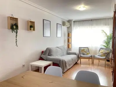 Zona de estar de Apto 2 habitaciones, garaje gratis