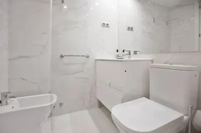 Un baño de Gran Via by RegalateMadrid