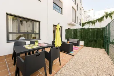 Un patio o zona al aire libre en Chamberi con Jardin C by RegalateMadrid