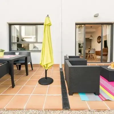 Chamberi con Jardin C by RegalateMadrid