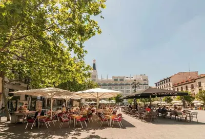 Un restaurante o sitio para comer en Calle Huertas Galería by RegalateMadrid