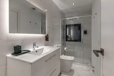 Un baño de Waou Essence I Antón Martín