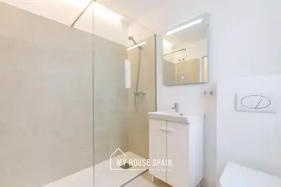 Un baño de MyHouseSpain - Moderno piso en Embajadores