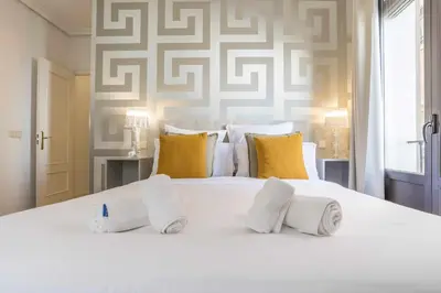 Cama o camas de una habitación en Royal Palace by SkyKey - Tarifas mensuales!