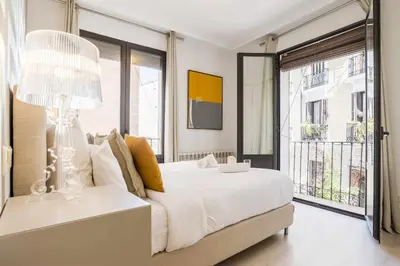 Cama o camas de una habitación en Royal Palace by SkyKey - Tarifas mensuales!