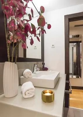 Un baño de Prado By SkyKey - Tarifas mensuales disponibles!