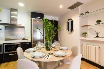 Una cocina o zona de cocina en Cibeles by SkyKey